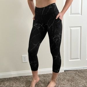 Marble Print Capri